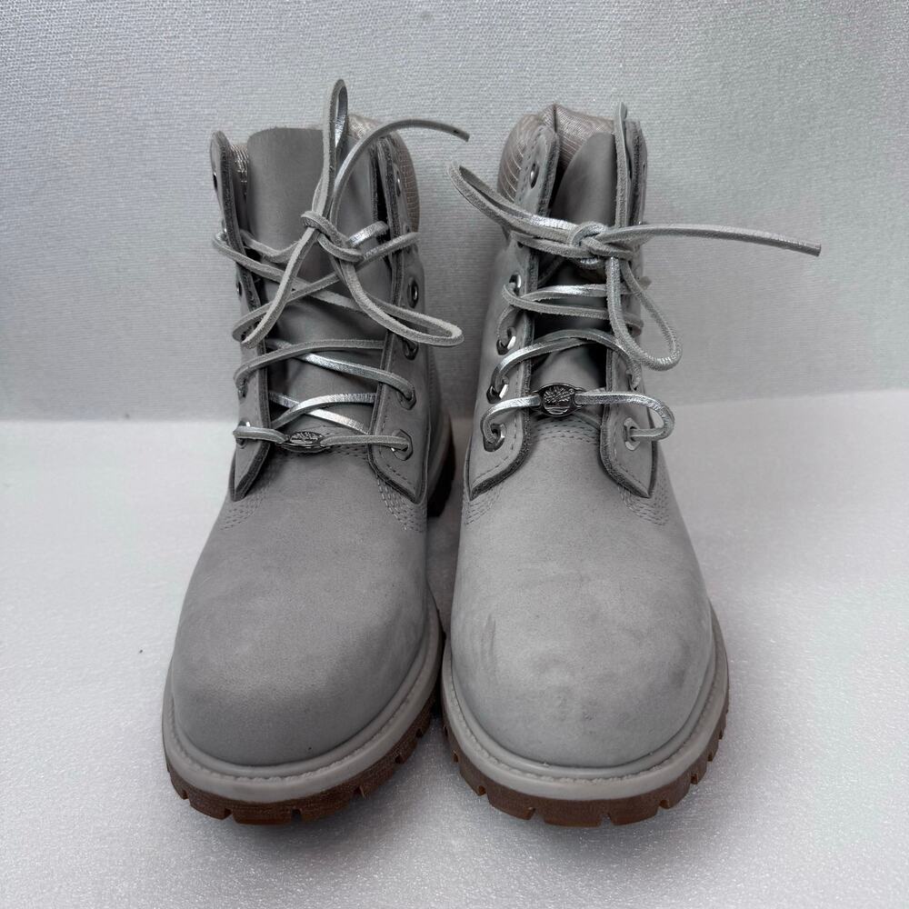Timberland Woman Boot Gray Suede Upper Rubber Sole All Day Comfort Size 8 Women